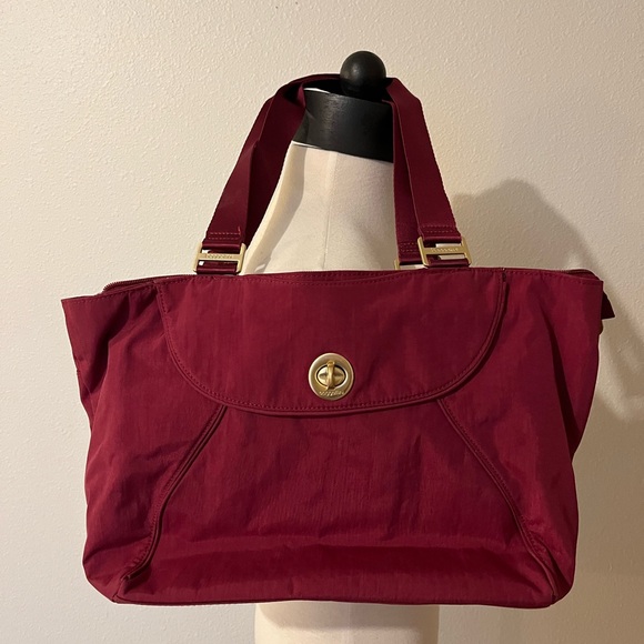 Baggallini Handbags - Baggallini Burgundy Women's Tote travel bag